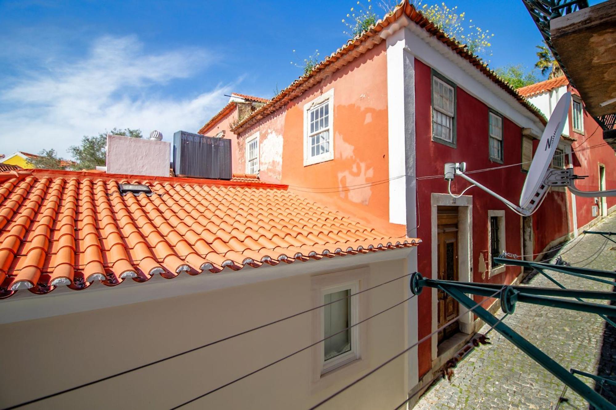 024 A - In The Heart Of Alfama * Lisbon